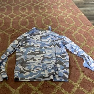 Women’s long sleeve size M